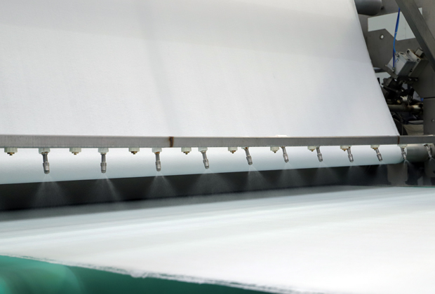 What are the raw materials for wet wipe machines